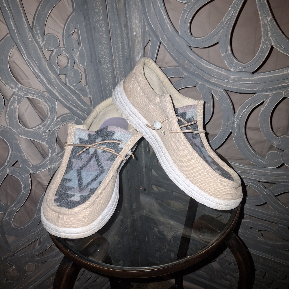 Lamo Beige and Blue Patterned Mules
